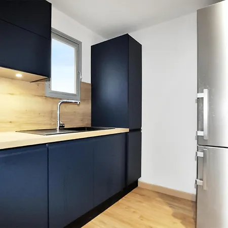 Cozy In With Kitchen Hotel